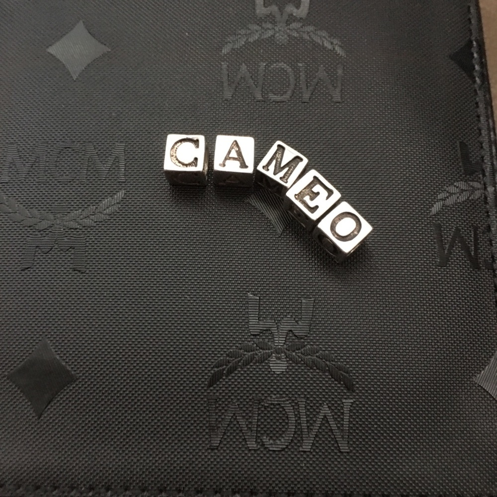 CAMEO cubes in 925 silver charm / just a chain.